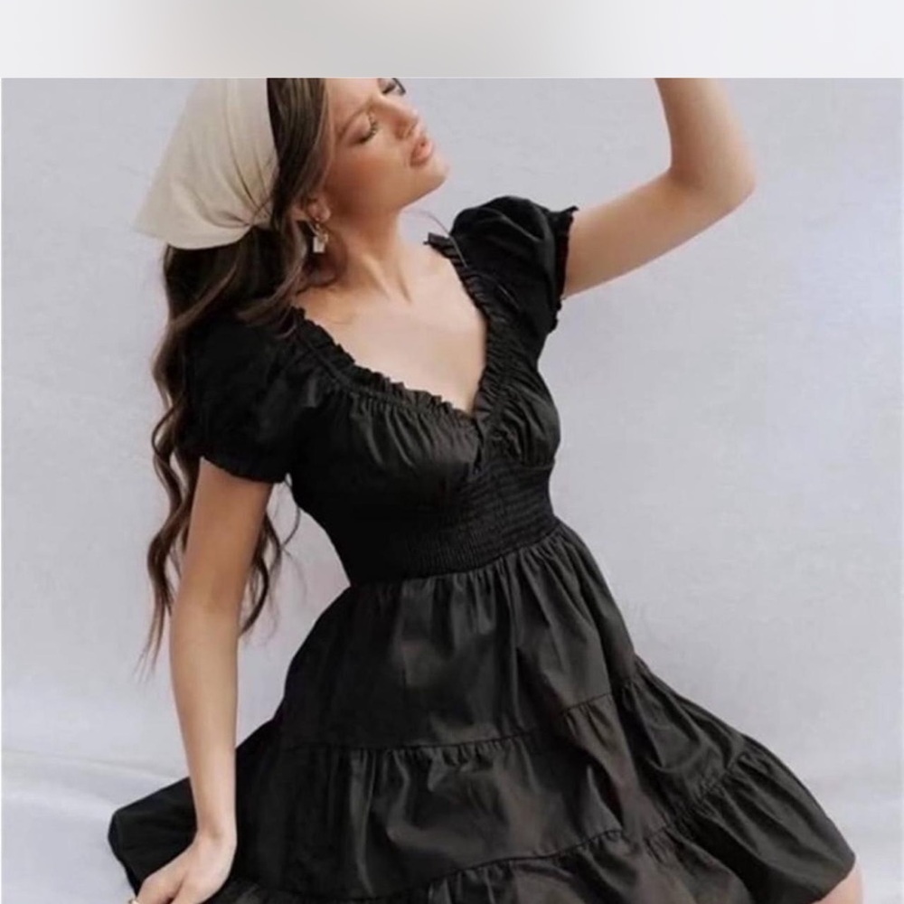 Black Ruche tiered puff sleeves